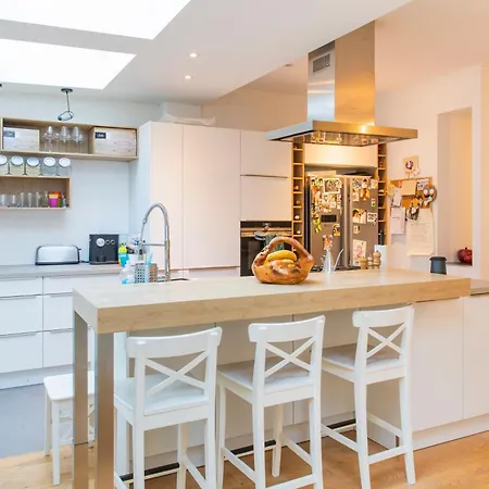 Holiday home Maison Spacieuse, Sereine Proche Du Coeur De La Et De La Gare Liege