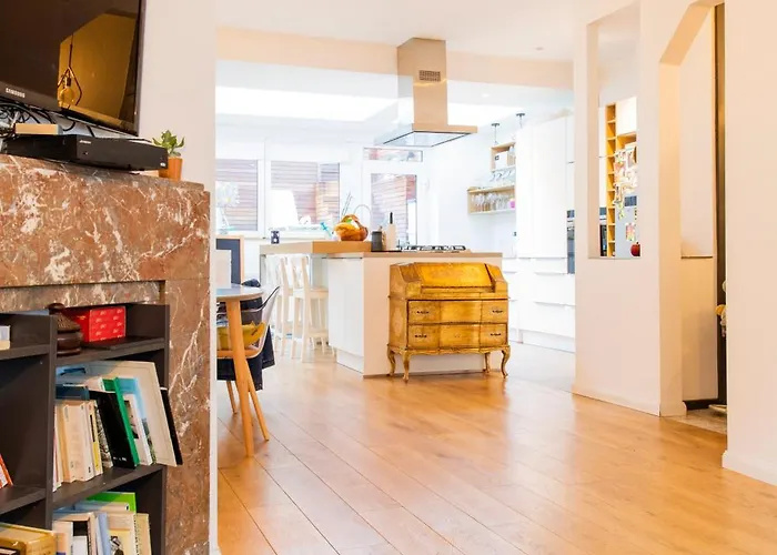 Semesterbostad Maison Spacieuse, Sereine Proche Du Coeur De La Et De La Gare