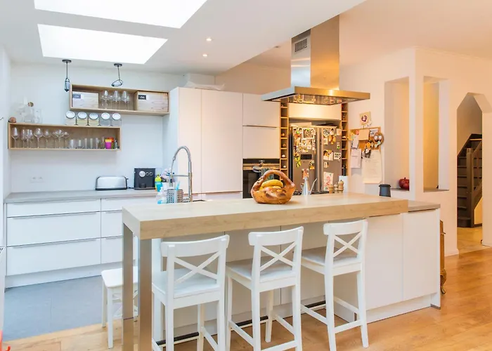 Semesterbostad Maison Spacieuse, Sereine Proche Du Coeur De La Et De La Gare Liège