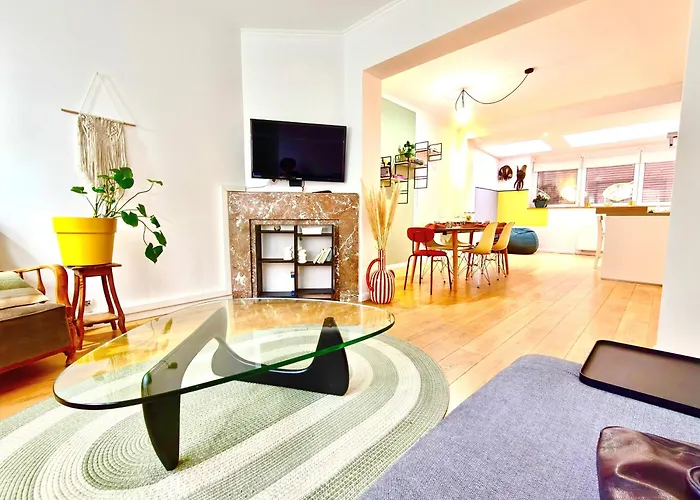 Semesterbostad Maison Spacieuse, Sereine Proche Du Coeur De La Et De La Gare Liège