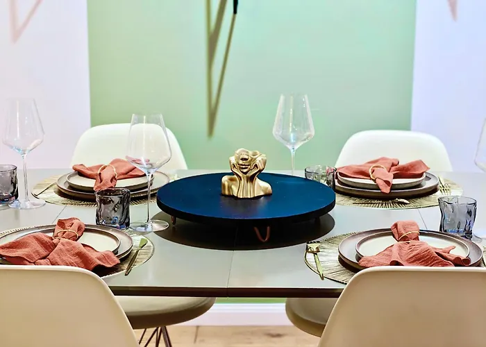 Maison Spacieuse, Sereine Proche Du Coeur De La Et De La Gare Semesterbostad