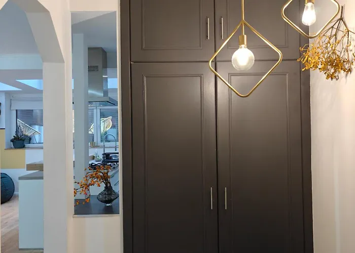 Semesterbostad Maison Spacieuse, Sereine Proche Du Coeur De La Et De La Gare